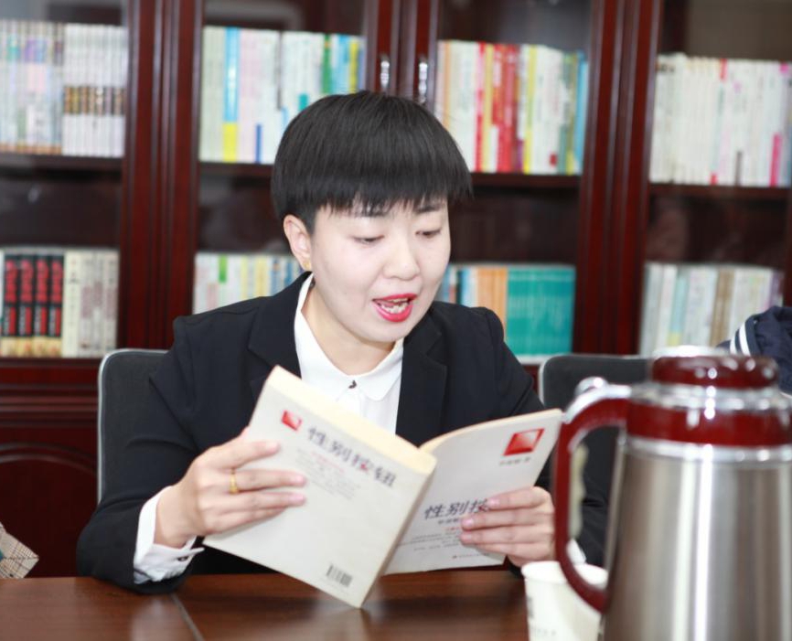 山西建投契械化集团举行“书香·漂亮·幸福”女职工念书活动