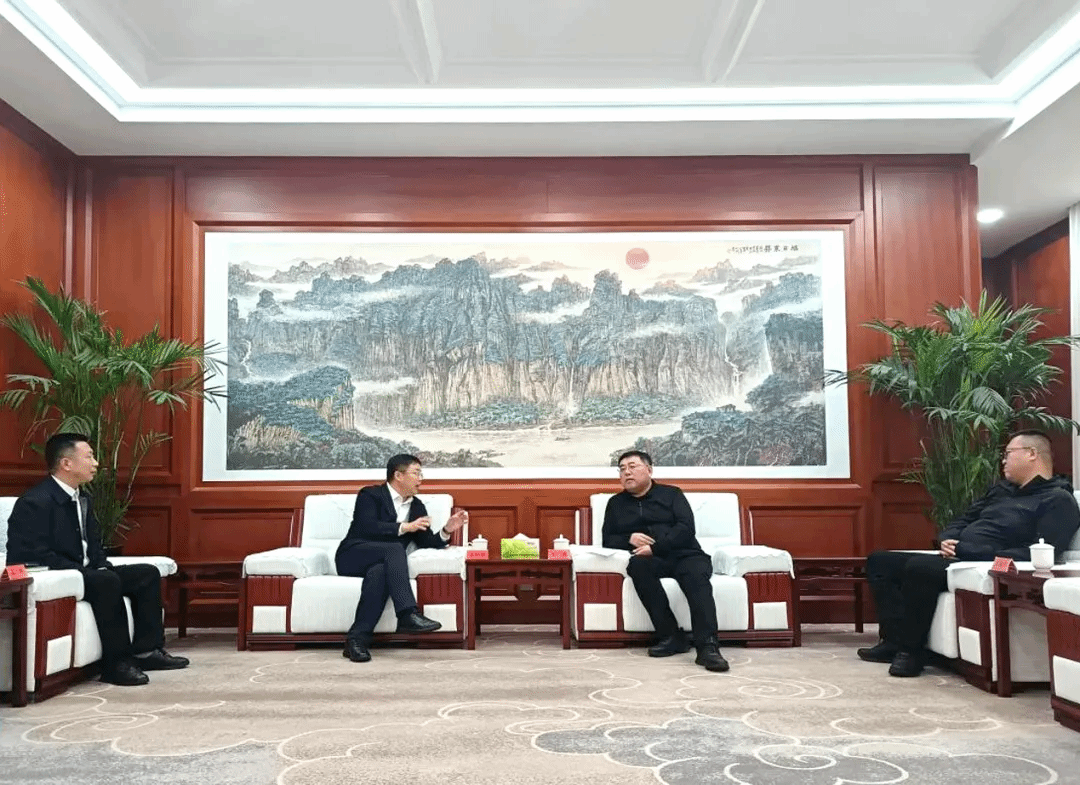 山西建投装置集团党委书记、董事长王利民与太原市万柏林区委书记孙泉座谈交流-402cc永利集团