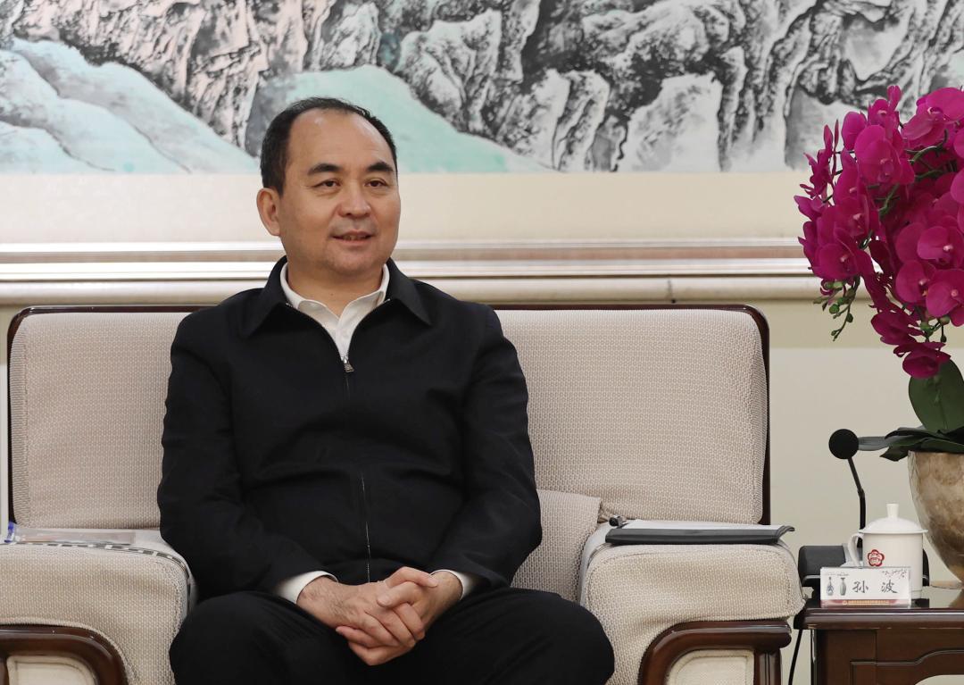 孙波与汾酒集团党委书记、董事长袁清茂举行事情谈判-402cc永利集团