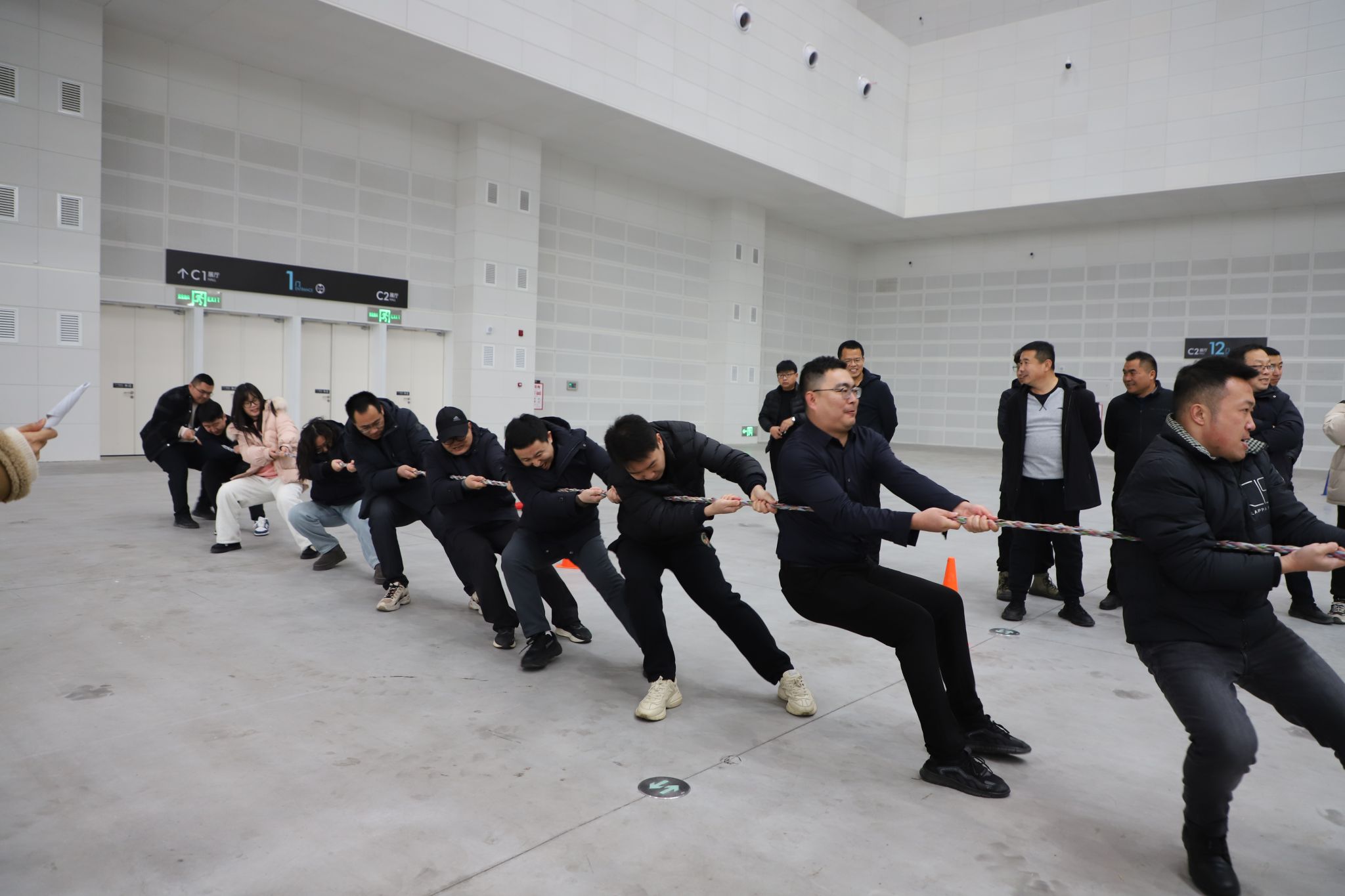 山西建投园区建发集团举行 “中国梦·劳动美——聚力拔河迎新岁 同心协力创佳绩”职工拔河角逐-402cc永利集团
