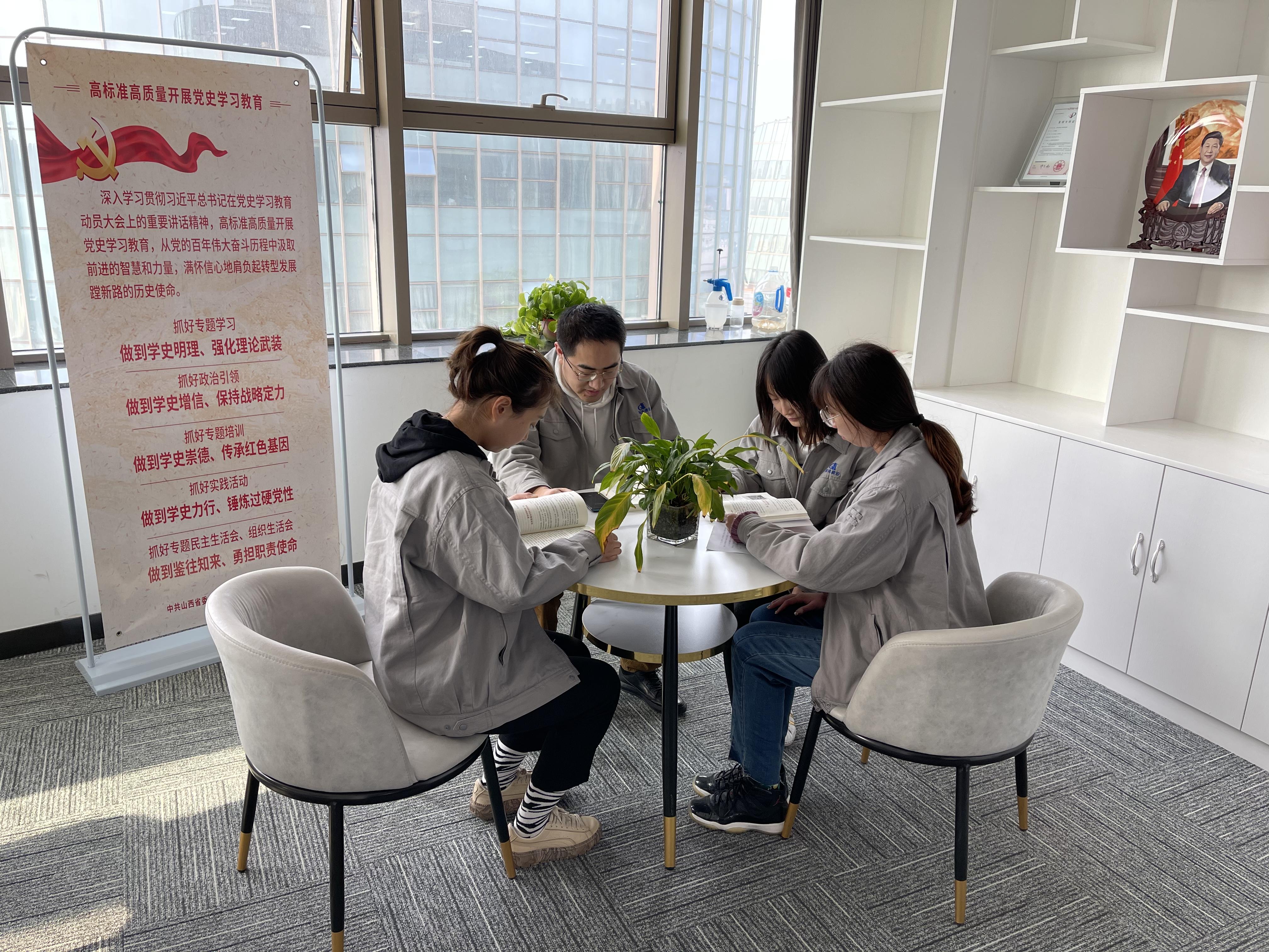 山西建投八建集团开展“阅读红色经典，，，共庆百年华诞”主题念书活动-402cc永利集团