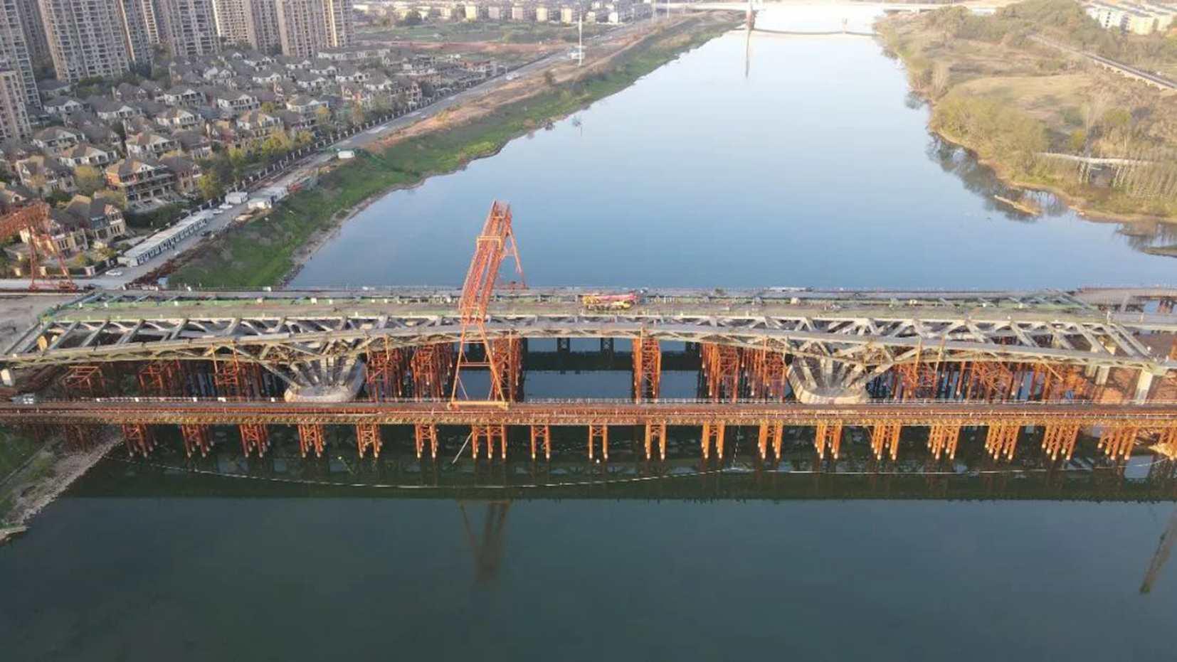 山西建投三建集团承建的天下首座掌托型桥梁——江西上饶云碧峰大桥乐成合龙