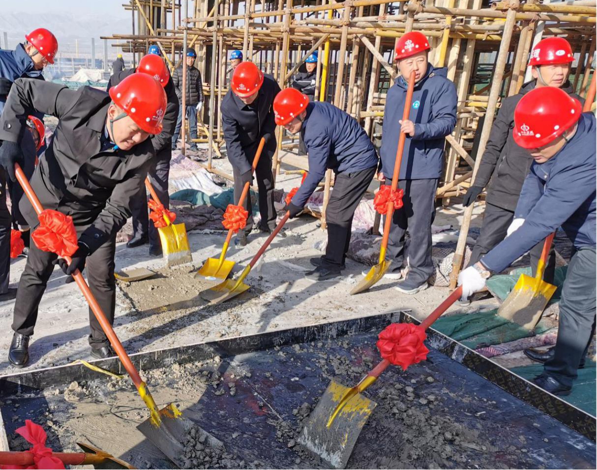 山西建投总承包部承建的朔州市一中新校区402cc永利集团项目主体所有封顶-402cc永利集团