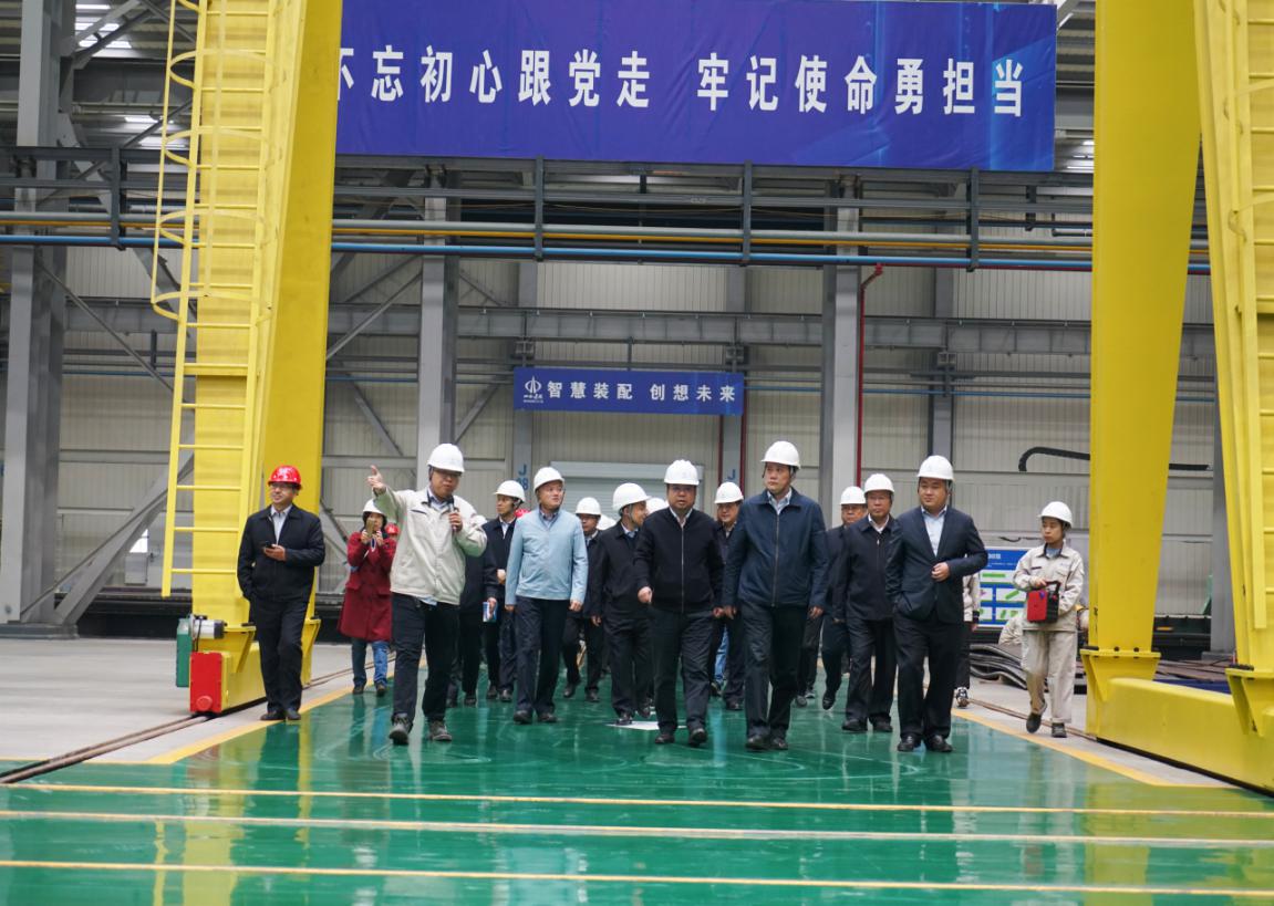 建投集团党委副书记、副董事长、总司理李卫平率百人观摩团莅临潇河园区考察调研-402cc永利集团