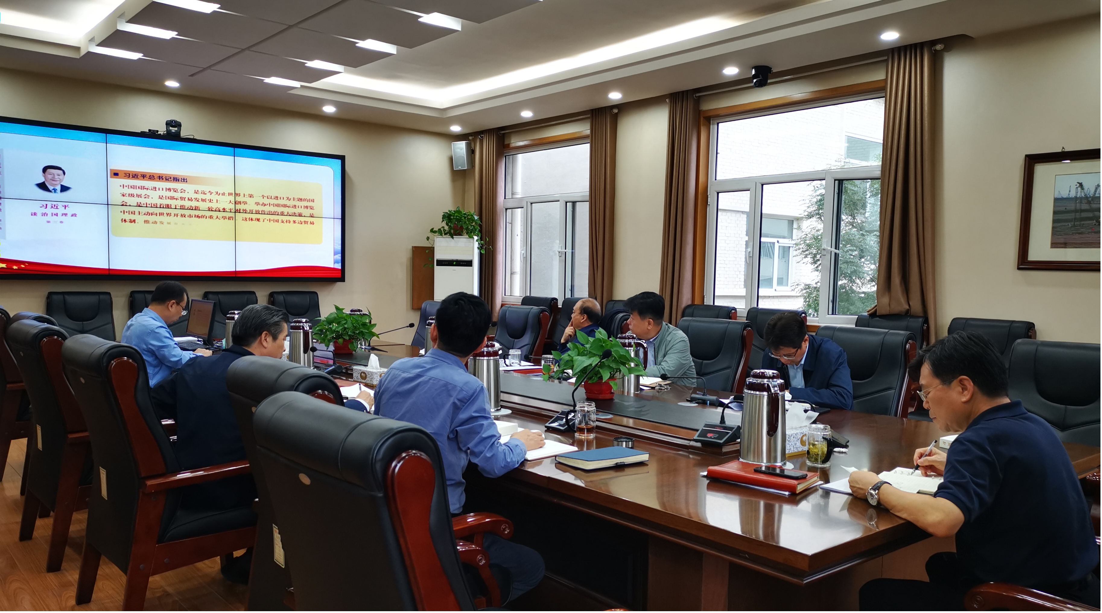 山西建投契械化集团党委理论学习中心组召开《习近平谈治国理政》第三卷第三次专题学习聚会